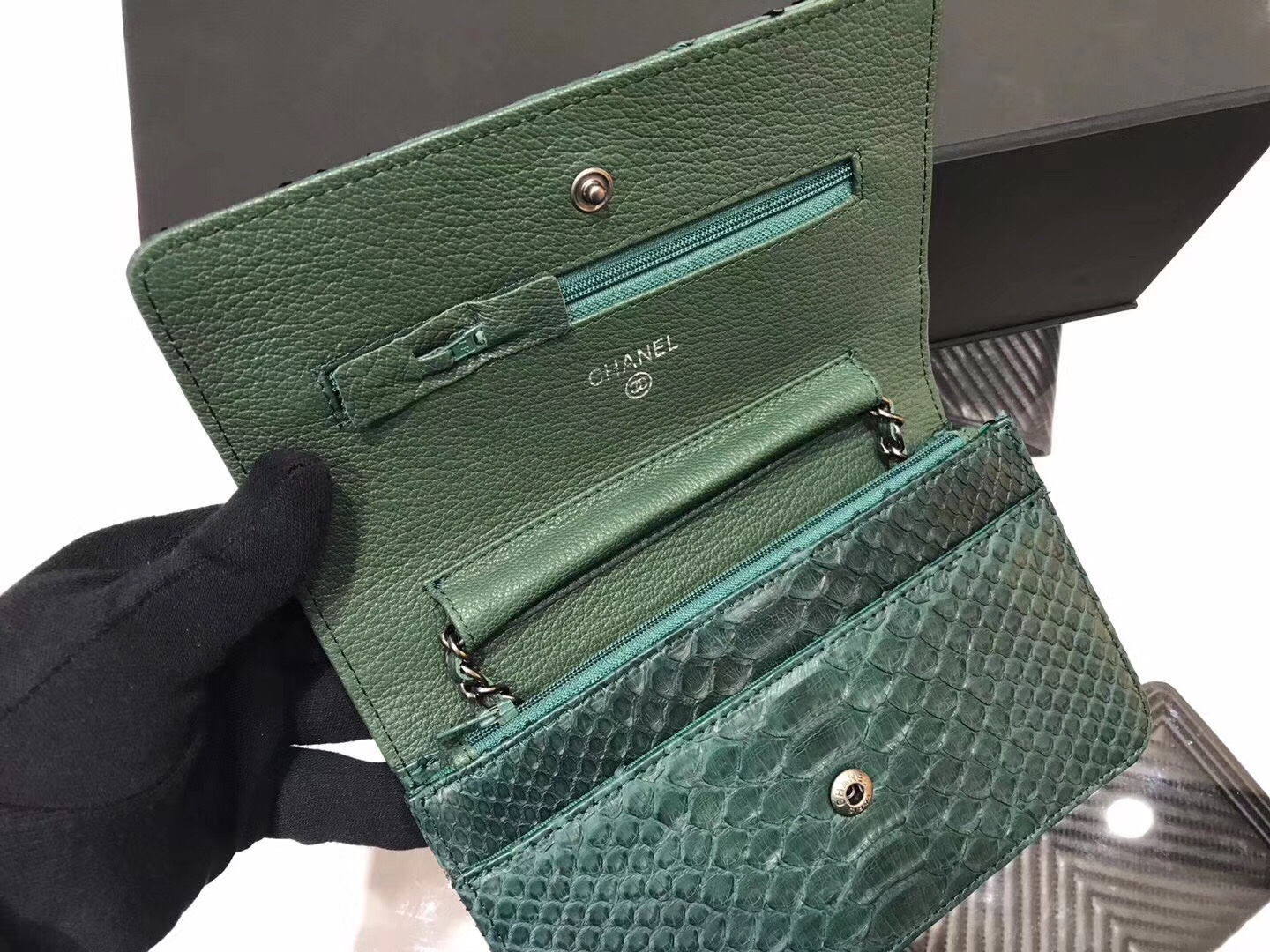 z778744674858_096e617e4ea3a160486e476d34120517