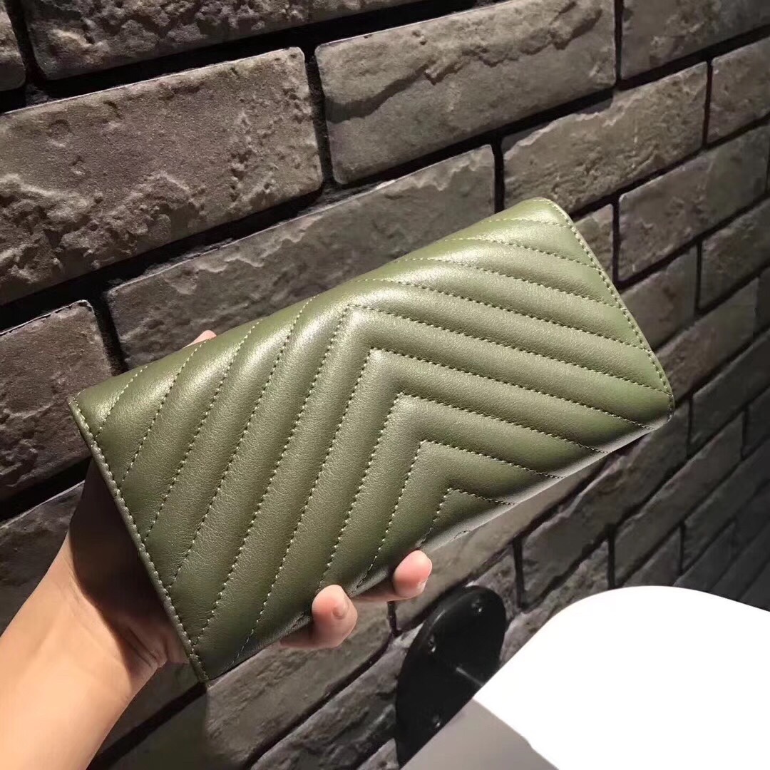 z792944047421_85bbd9762af55658681f00df9948f3ac