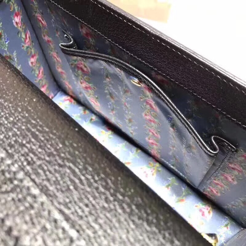 z793809699028_44771165efe6c75af136a5fcce056026