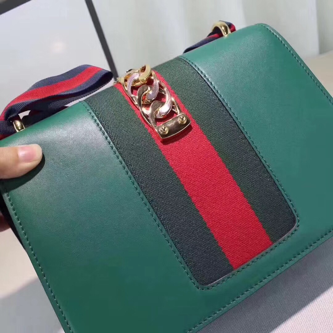 z793810281112_729d4fff2d887dafee4bd725a2d45fc4