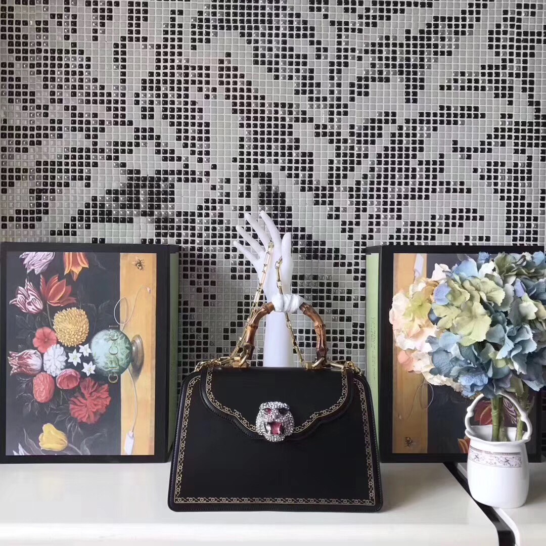 z798364543223_8e9dc79fecdbdbda200cc466b0a2c061