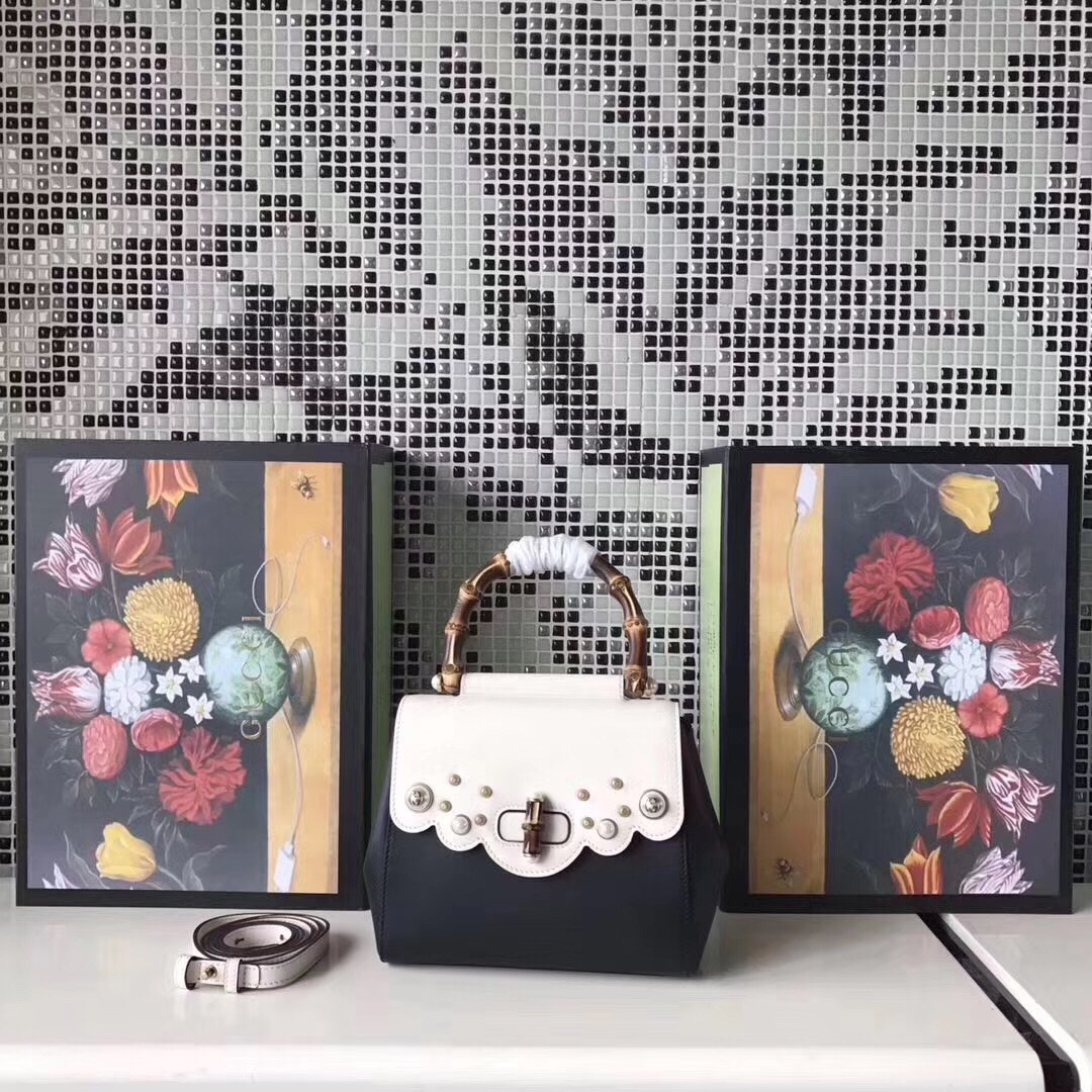 z798365022571_38062f4de9f23d2a0c42d43a1c5a42de