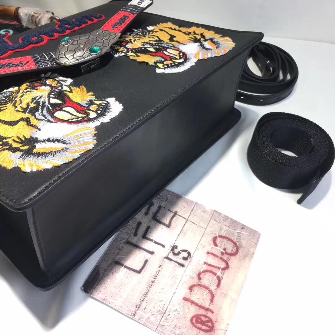 z798366074227_3c94d3a3b8d4e227ed5963bf6f3c9bc1