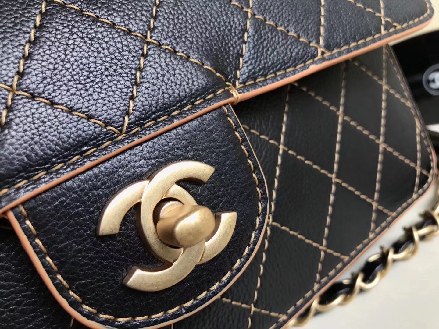 z798368340386_63761cbb9f39bc7572859efa610beaa2