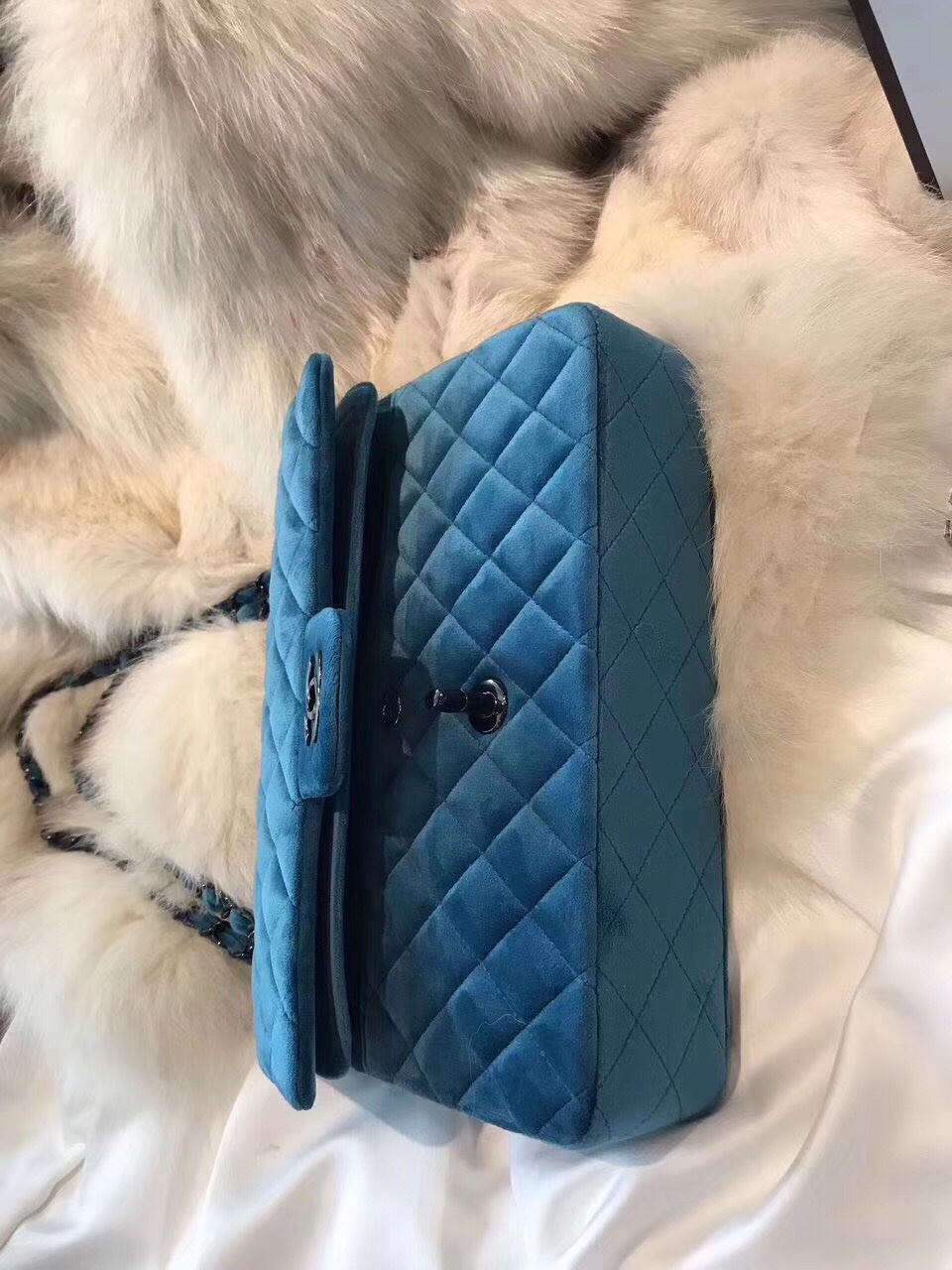 z798368371816_5884cbf075dcef3656f883728b934c33