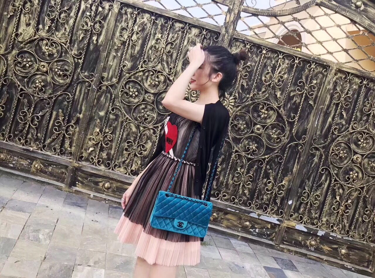 z798368380221_5f5e3dd1d0d7b9fde48f40f6a65d4d48