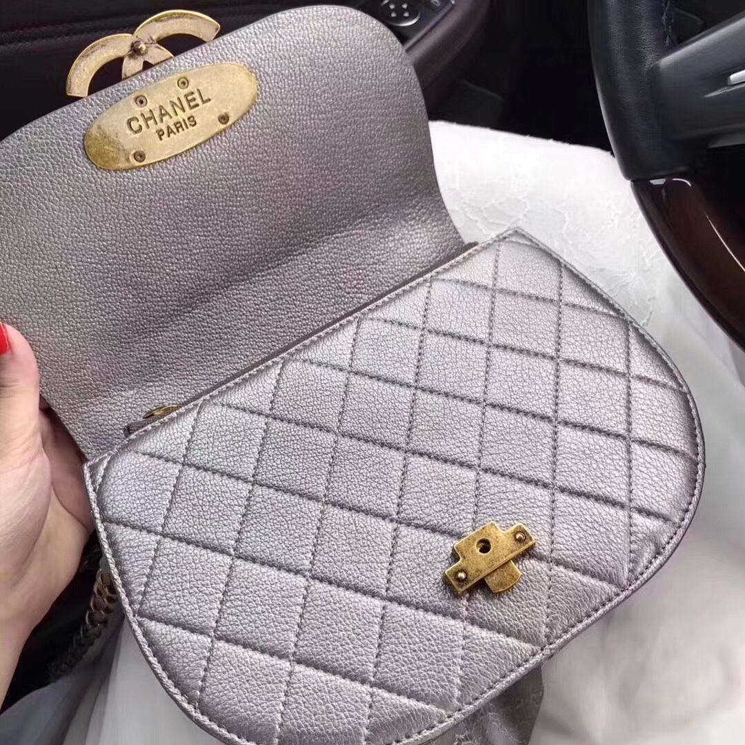 z798437215921_8295f1a4dedb37ece5a51a84f311beb7