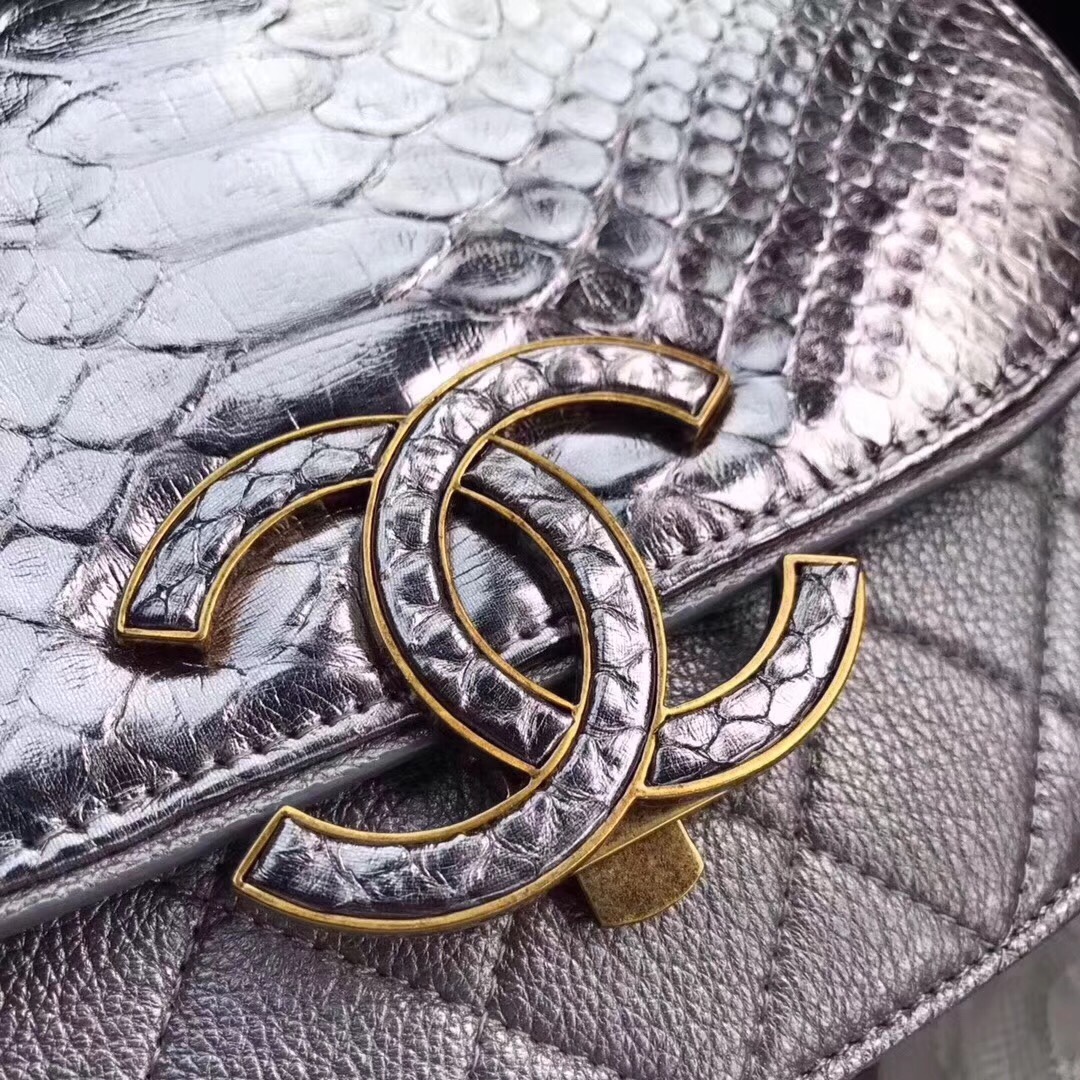 z798438127713_30a69657365fe61cbbcb186779ec05dd