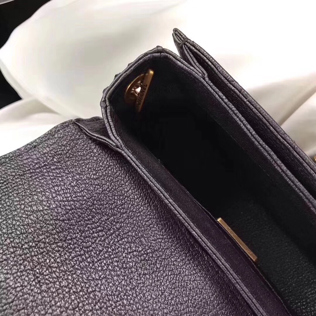 z798438236200_212c0092f2feec36afe263e2aa616c09