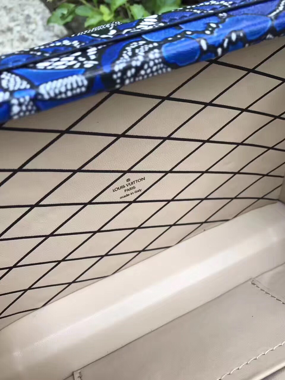 z800205319000_8781988eb8909d0db49ac456c20f7f40