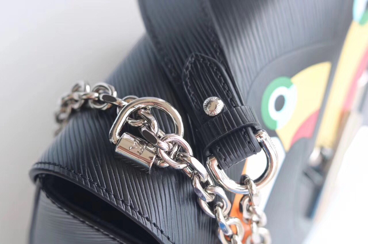 z804786802706_73b38a7c5d64bc281611e9f1179875c6