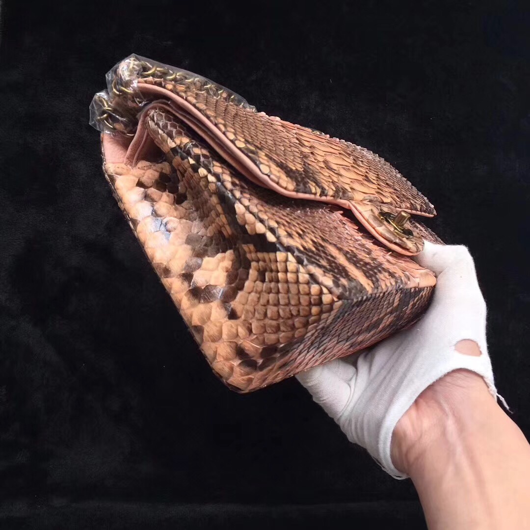 z803058710616_a261897ab37cfaeeab5bc31c7f297e55