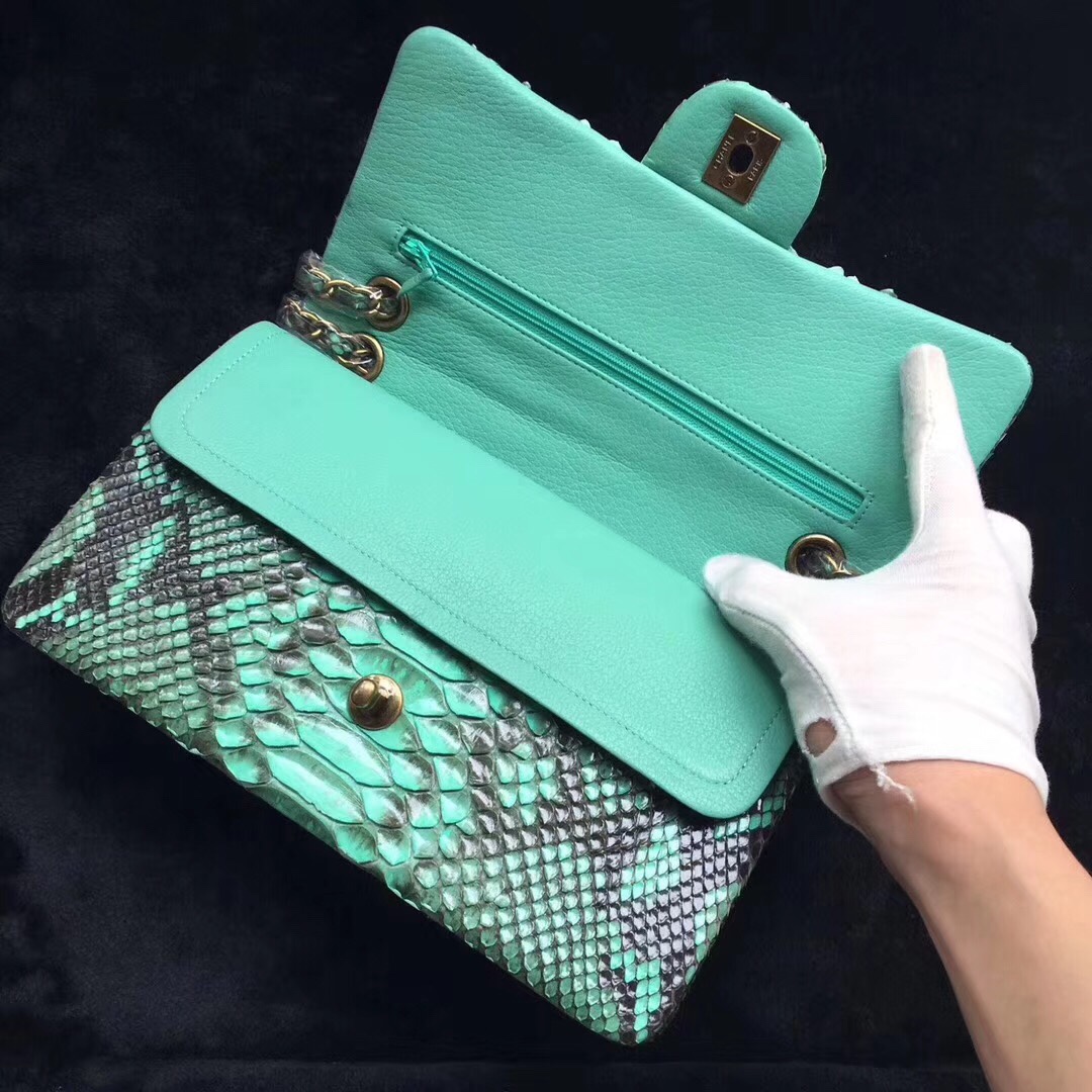 z803058741755_7501084e92a00345223f21aeba6a8dd1