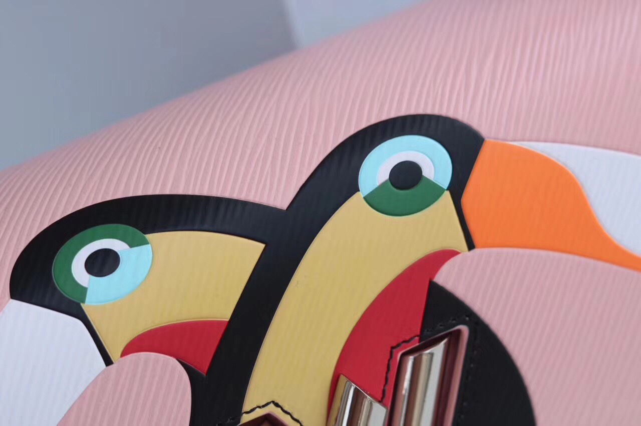 z804786831331_b25440132272aebf261cb0c1f260d2c3