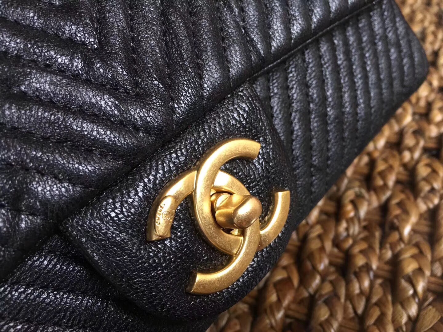 z805693731710_dc896677f2224aea5057e49bb6cfb60b