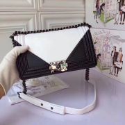 Túi xách Chanel Boy siêu cấp - TXCN155