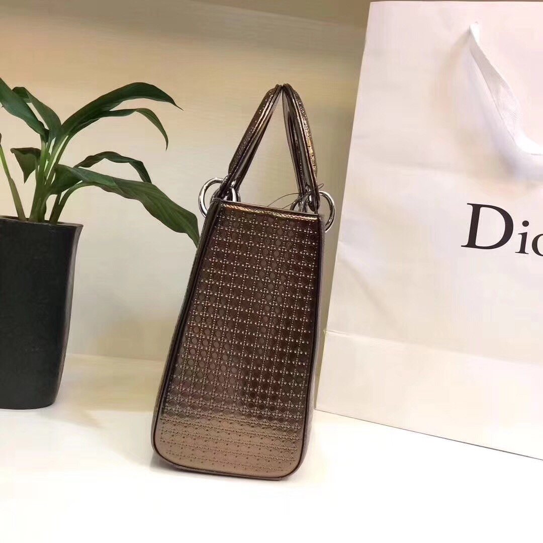 z818752125487_52aea7381e2d28649121def883108b8a