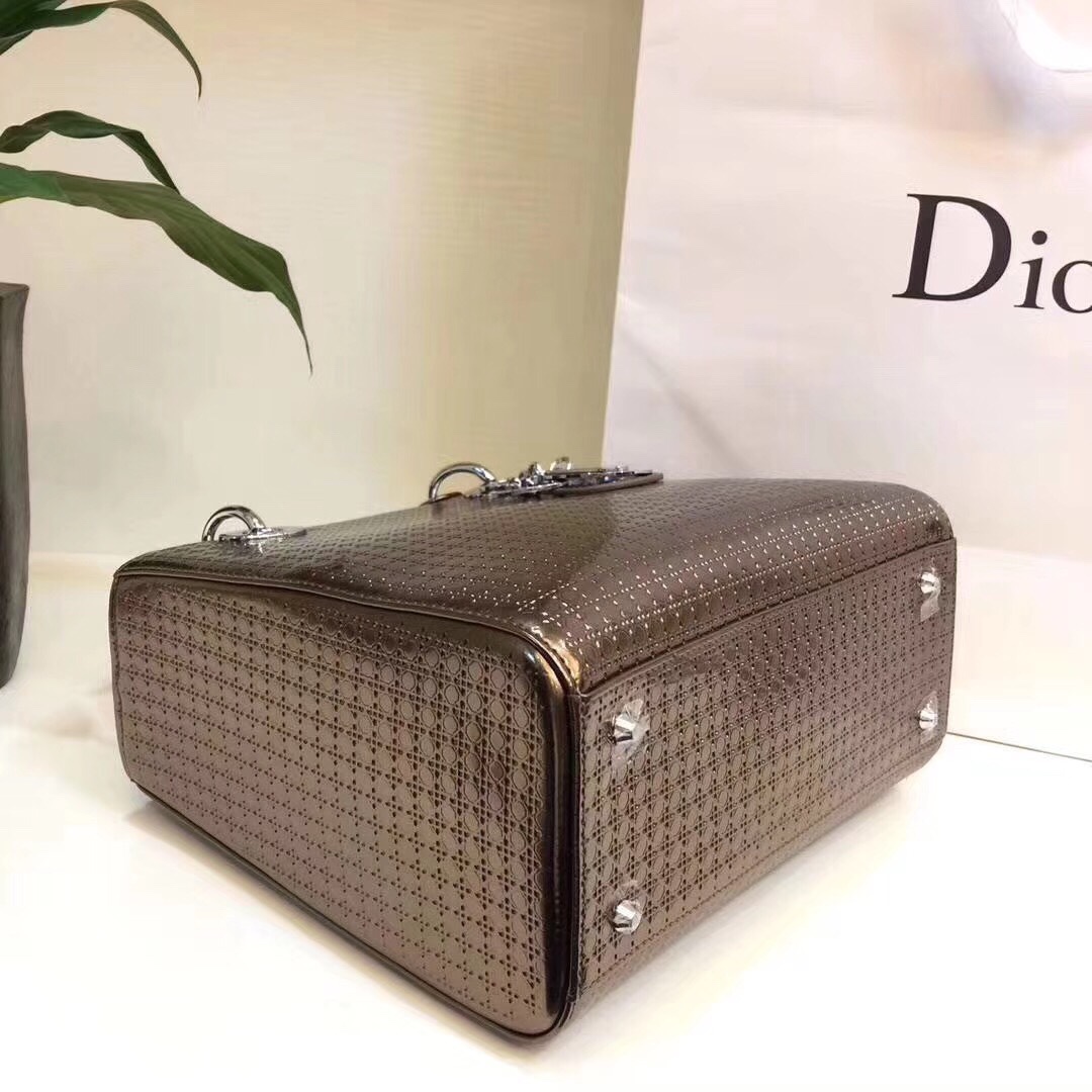 z818752128981_6724c29f38f4dd1dcda88ec5cc975682