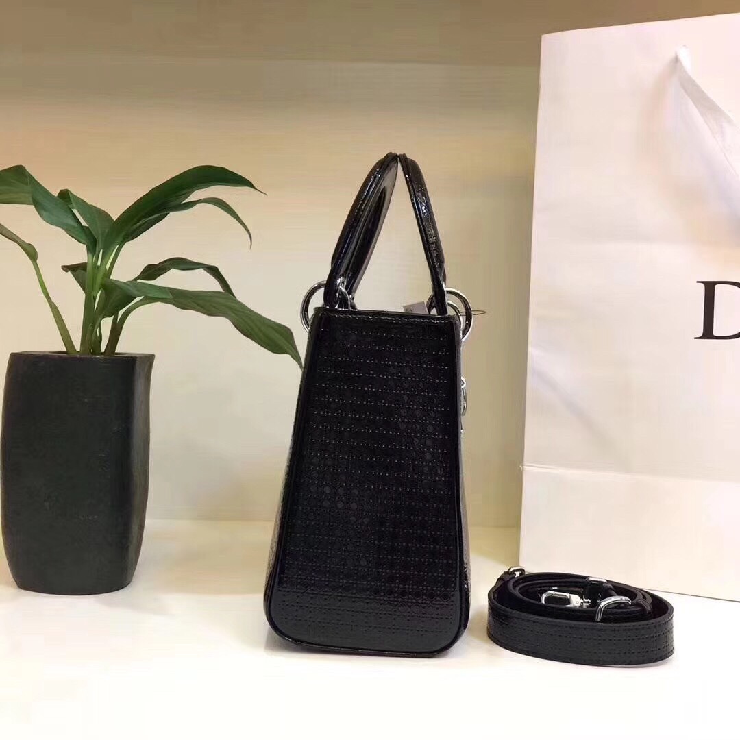 z818752152428_52dae89301c3ca59c4e836a85446deea