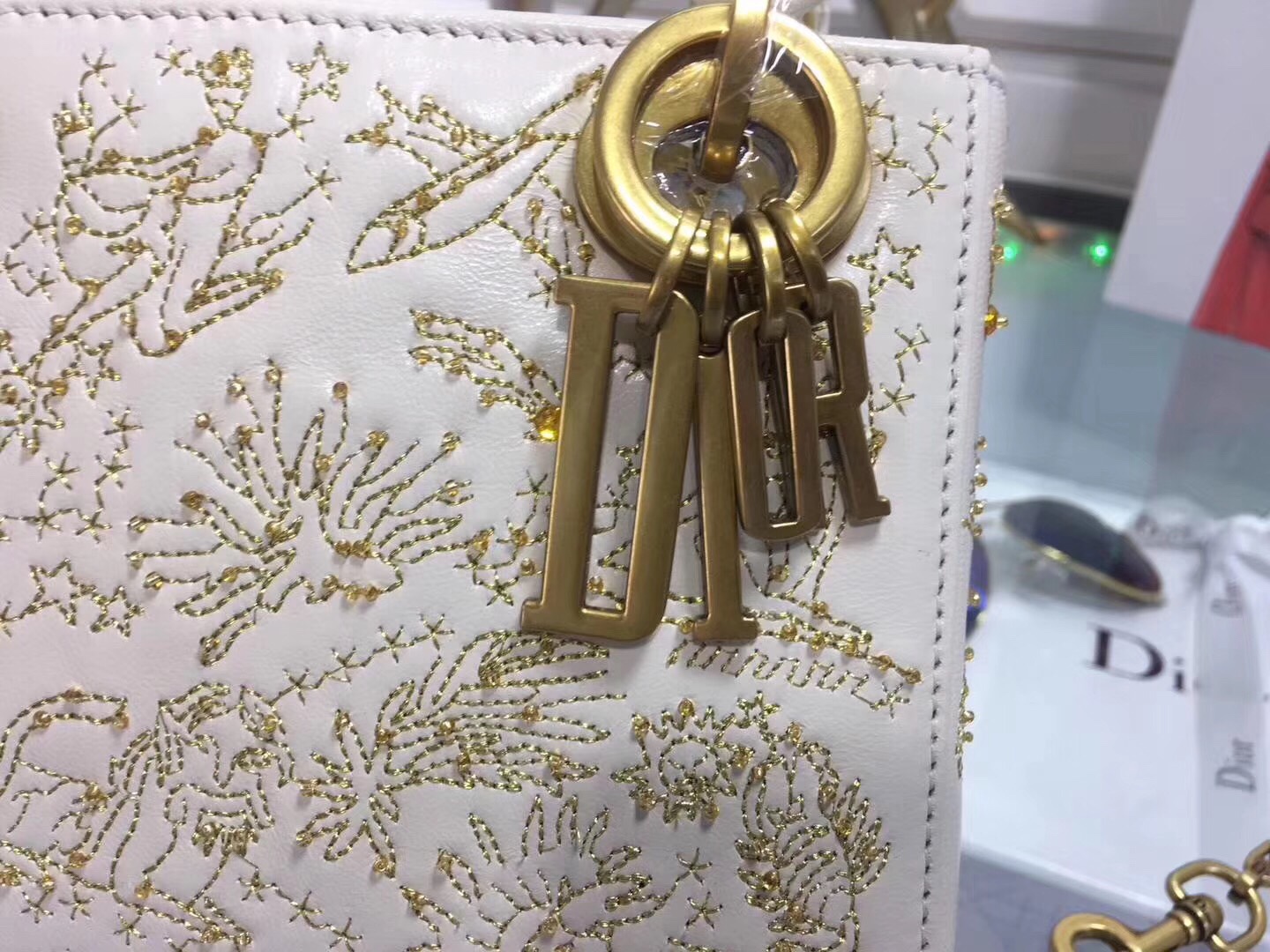 z818752292280_7c76d3bbb1a0cbde53435e246c212126