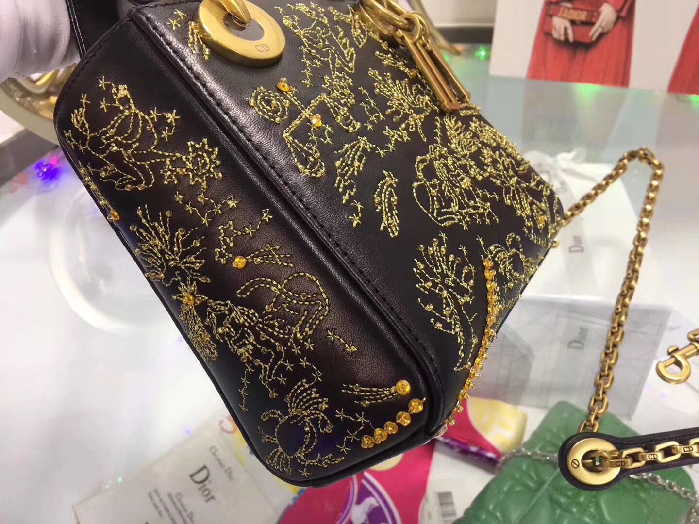 z818752389103_a75555132bfe6c25936b1ee366957813