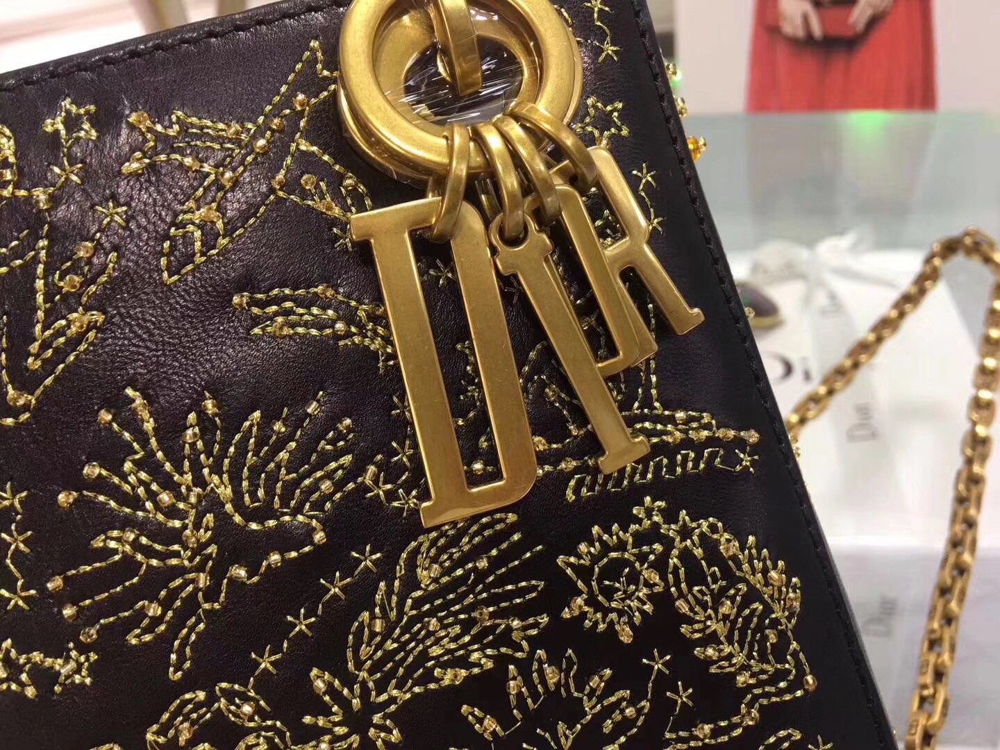 z818752415352_7cd92cabc109eba4ab026964a974af5d