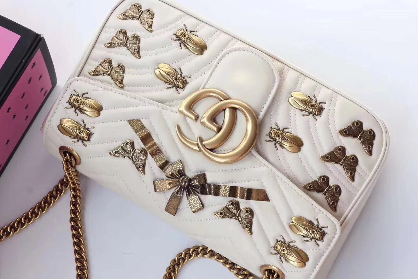 z818761488313_d5408d17528448a9236d7259f937d93d