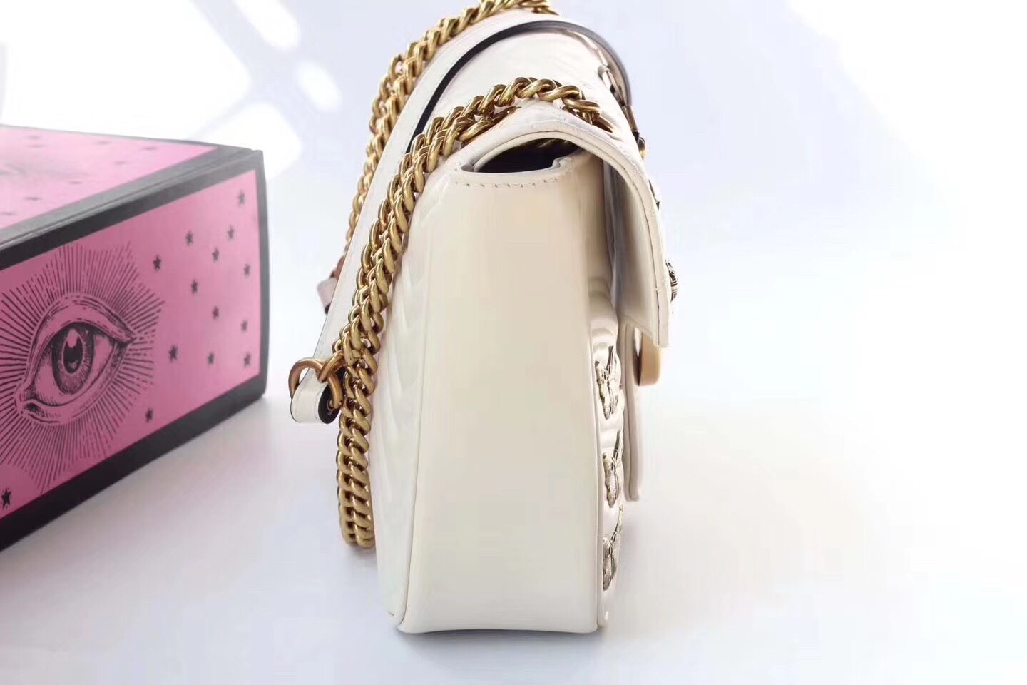 z818761553751_fe2e14284f9351e85dc533315da26e33