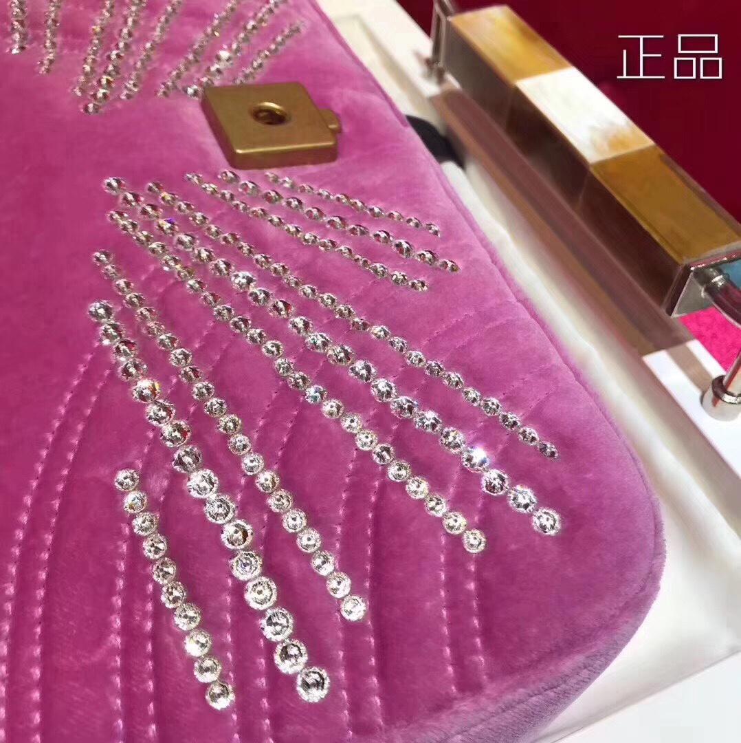 z818759609754_bd3fa44cecf3f910acb054fdccdd2a04