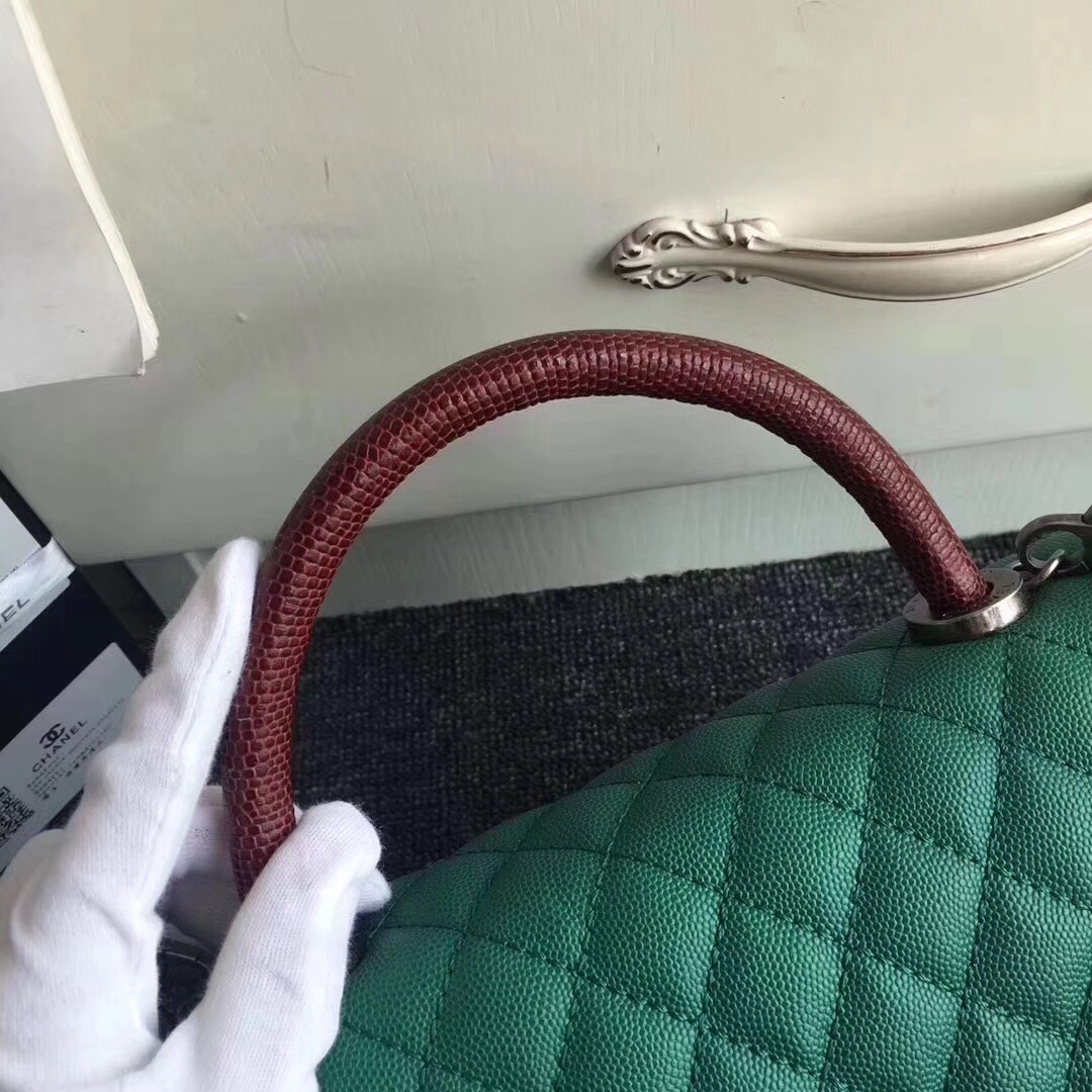 z815095553823_51676530092ed4e1a499ae12fd657328