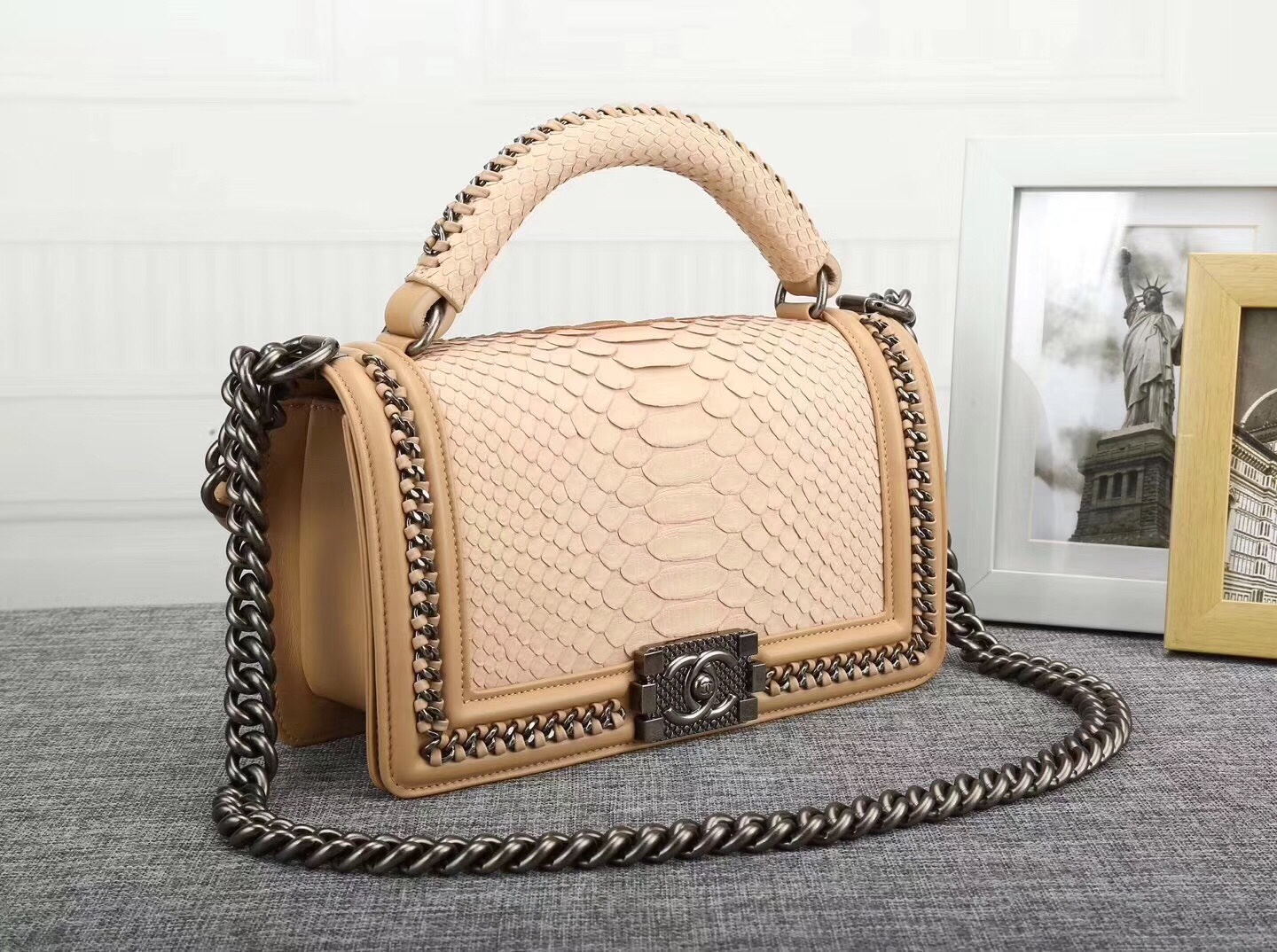 z822318018519_5866630c0fbf5589d919efc41141cd88