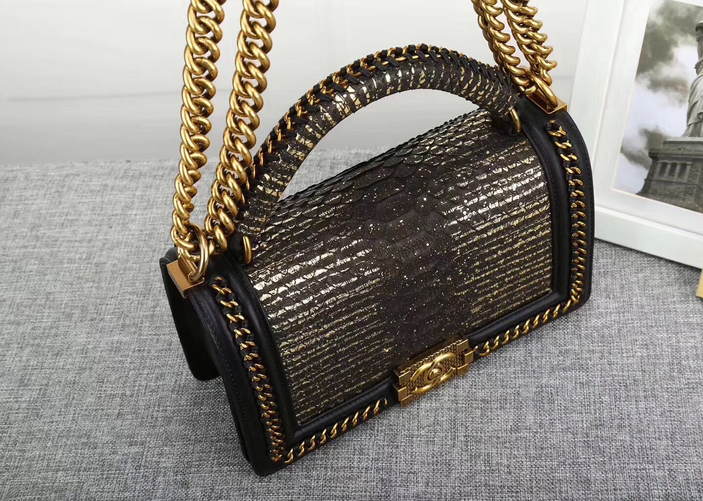 z822318110593_1e0955c79beed335b9fd2f5952d5ba4a