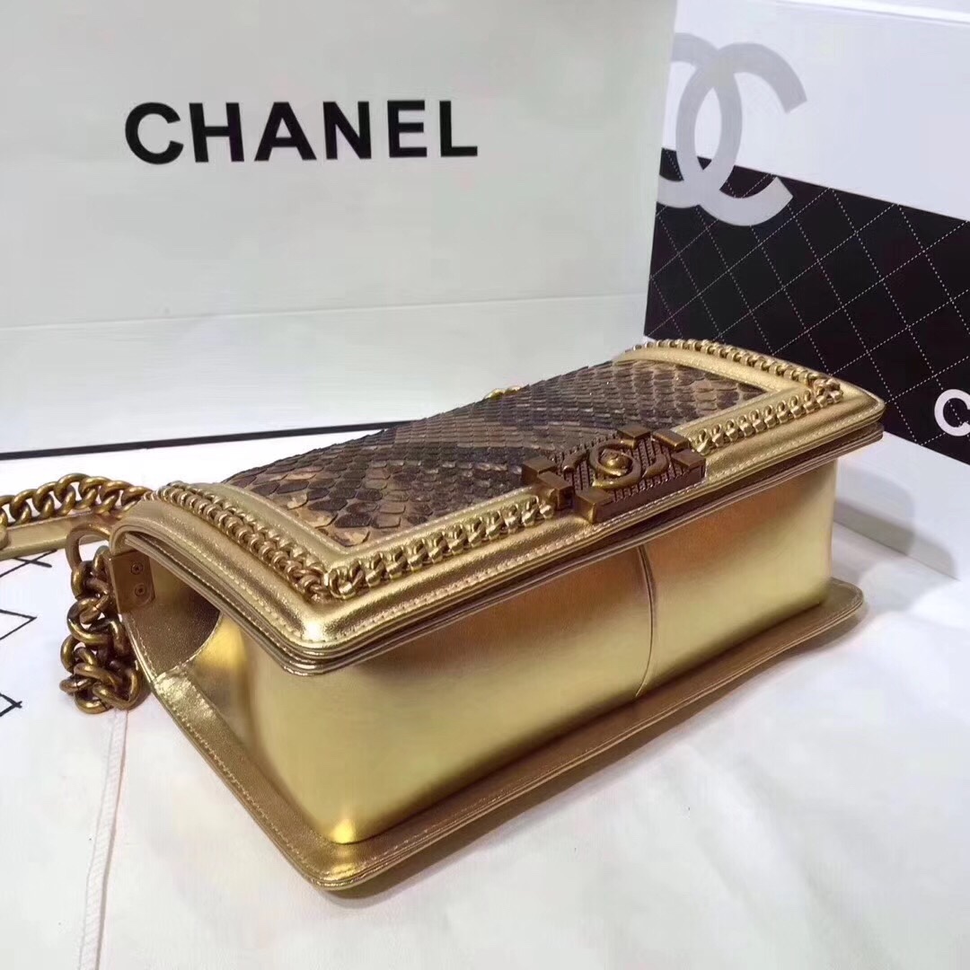 z822320304716_9fb8b4d672ba110662a5dd7946989dc4