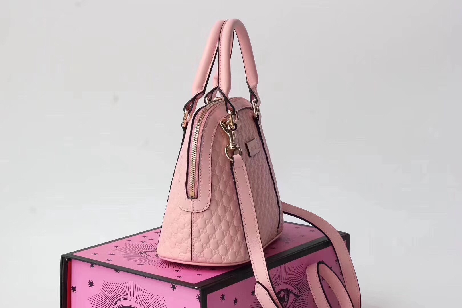 z823310399415_fef303e5bb9d5a5554393cbf3da6841f