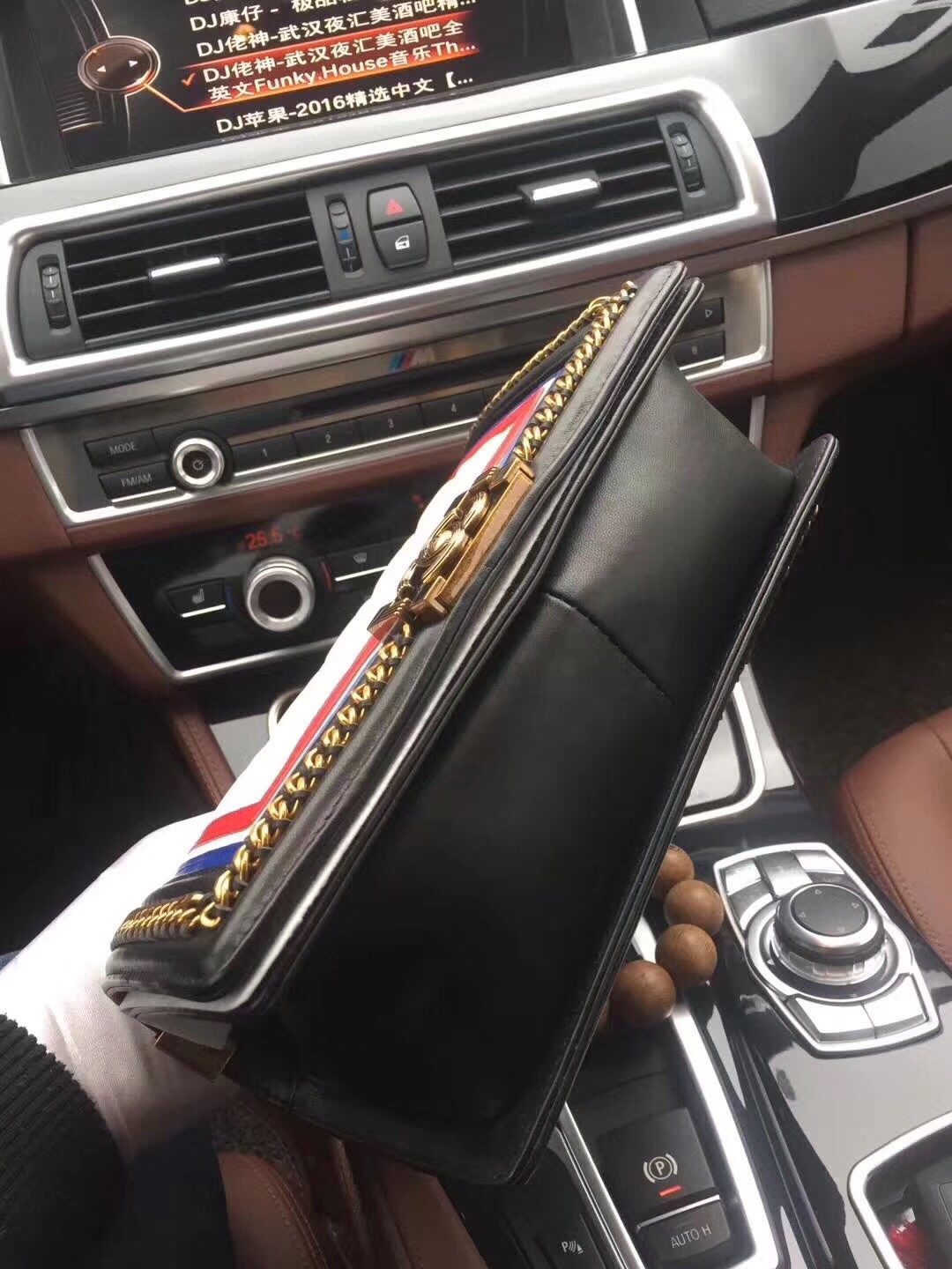 z834972027507_a735264970ab55e894347e3e3ec62dda