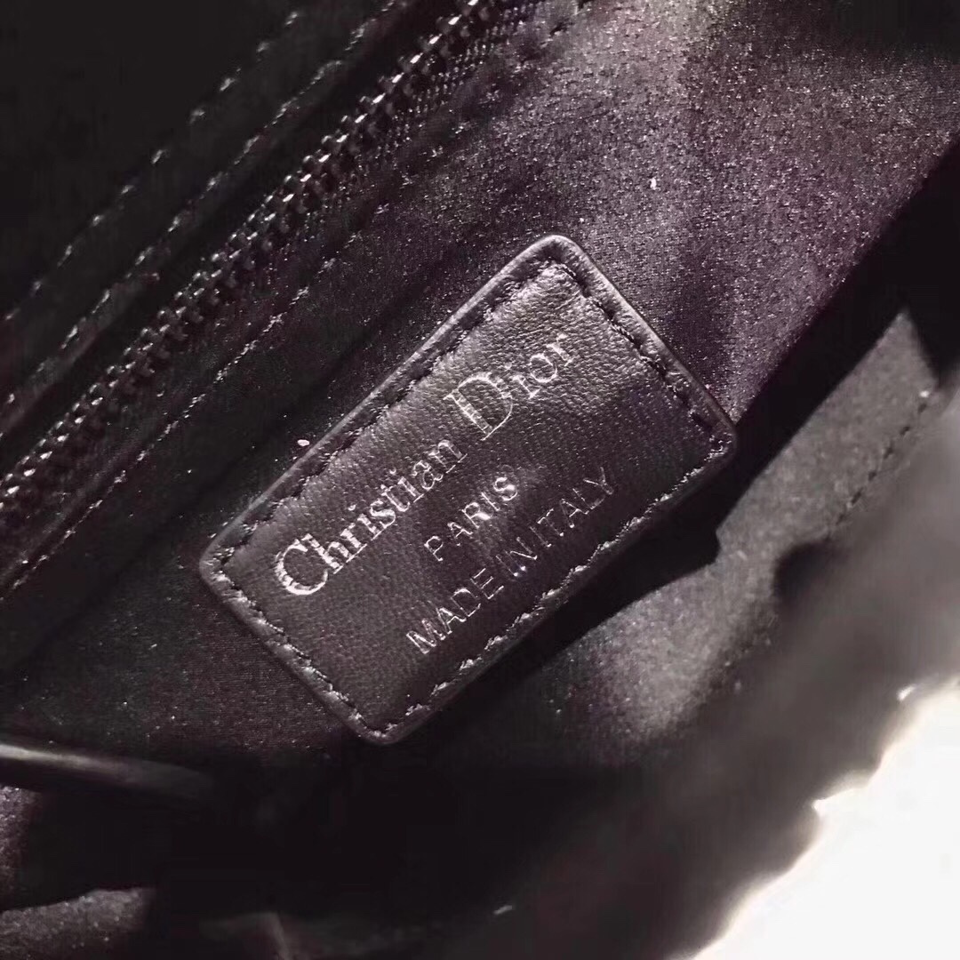 z835880375604_94c8778b074d2924b2829490aed75625