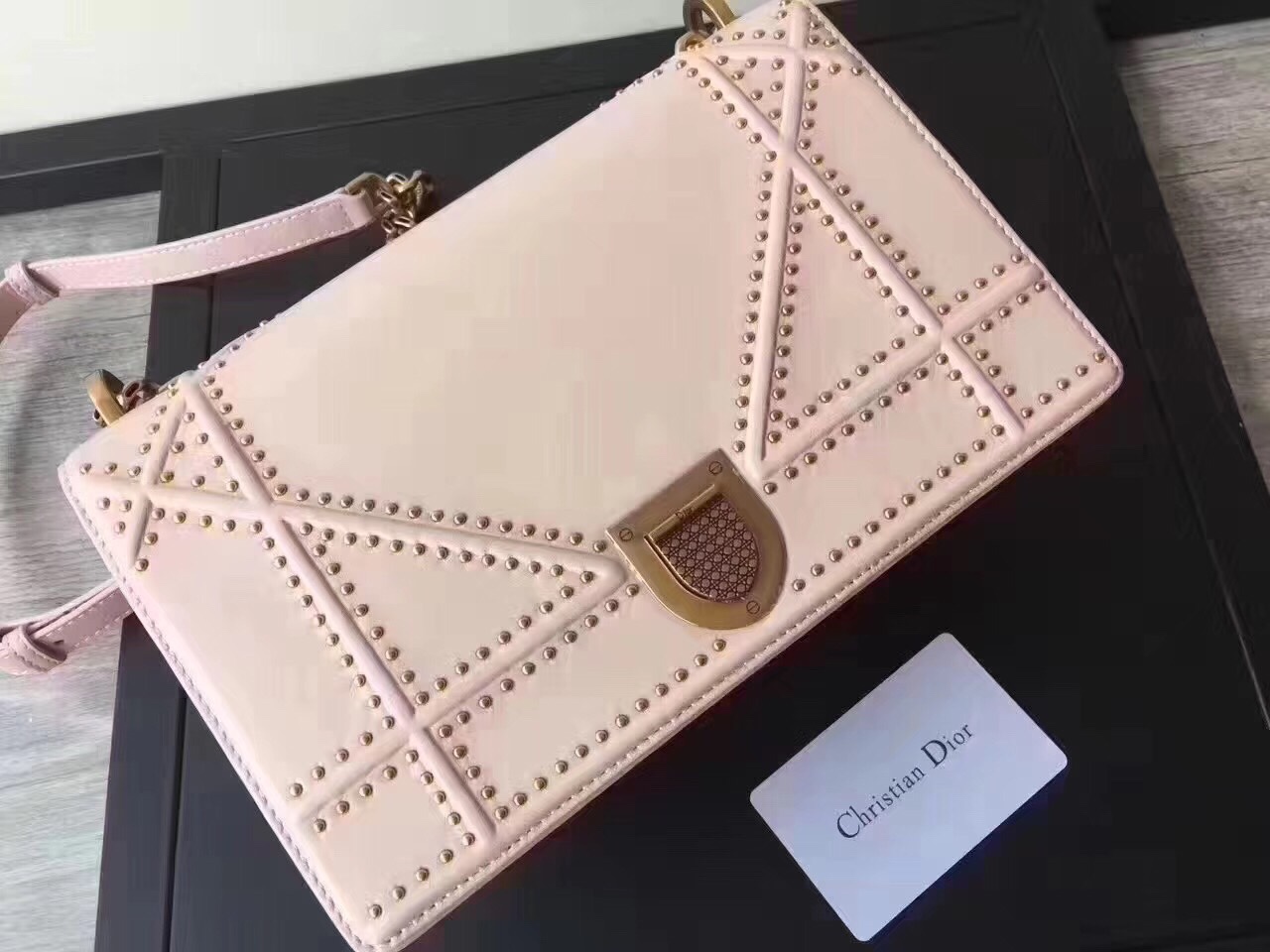 z835881531670_dadd809711df59f4c51bb0214ba4a374