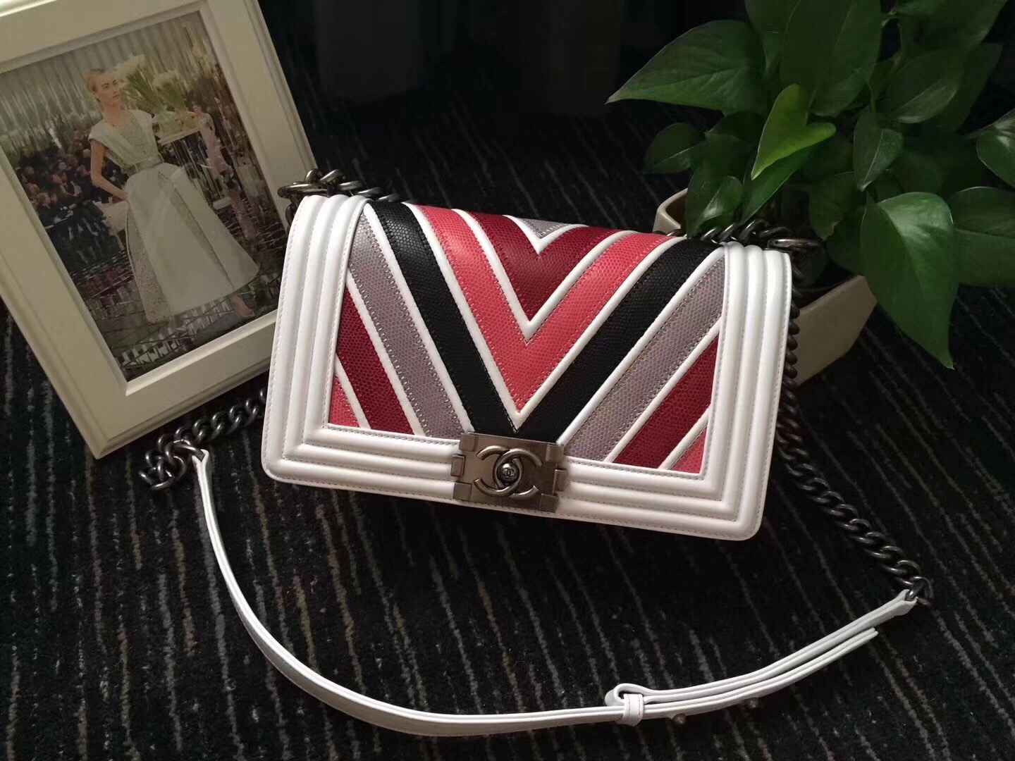 Túi xách Chanel Boy Chevron Siêu Cấp - TXCN198