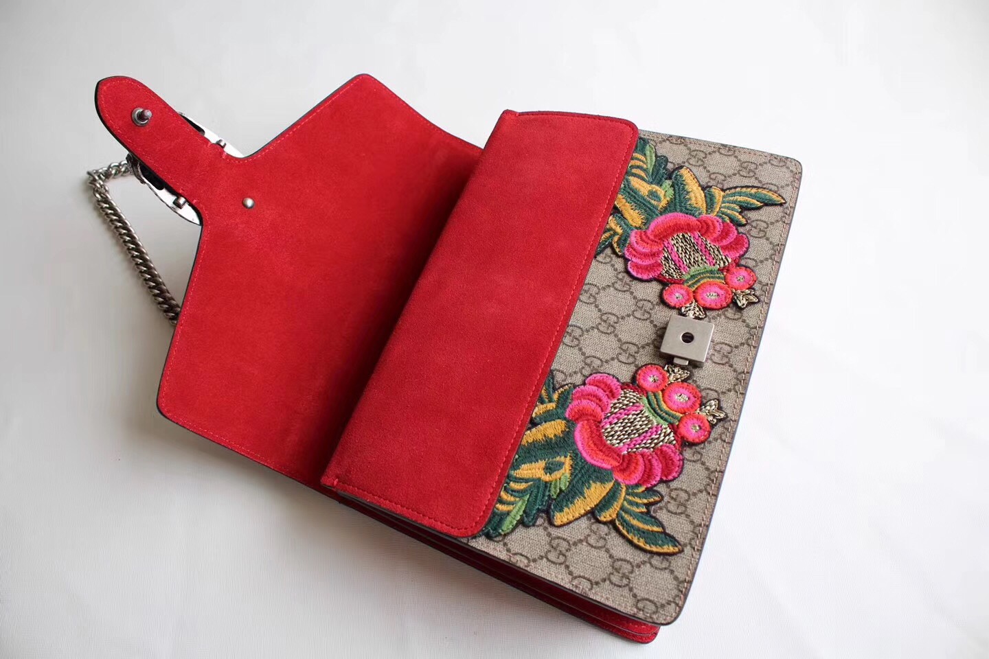 z837027184127_f571e3d148935fe7054d981f7734c876