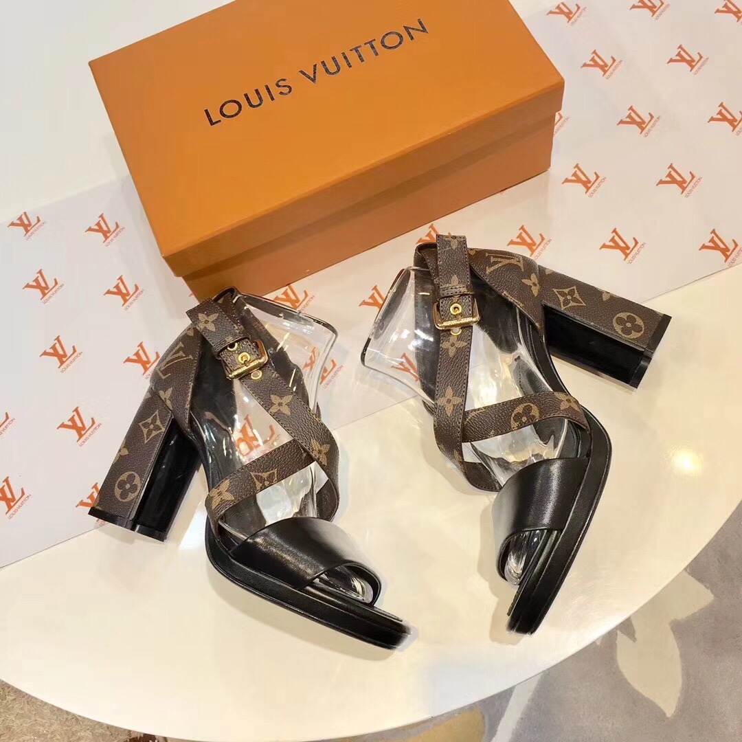 z925640543949_e921372deb546e35c5fd92c4625fca90