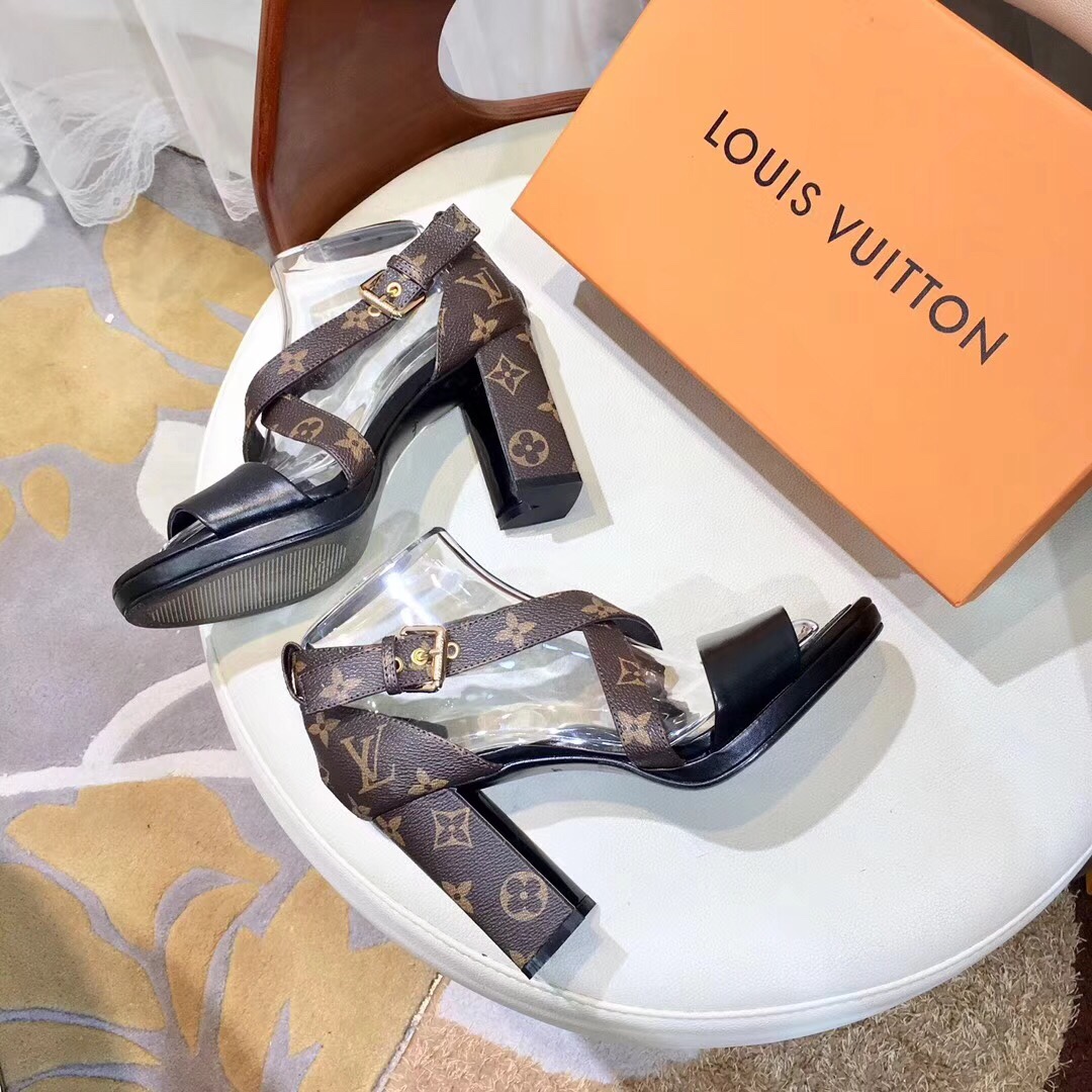 z925640551520_5881bbe0f066a9e61130e459e84a9ba5