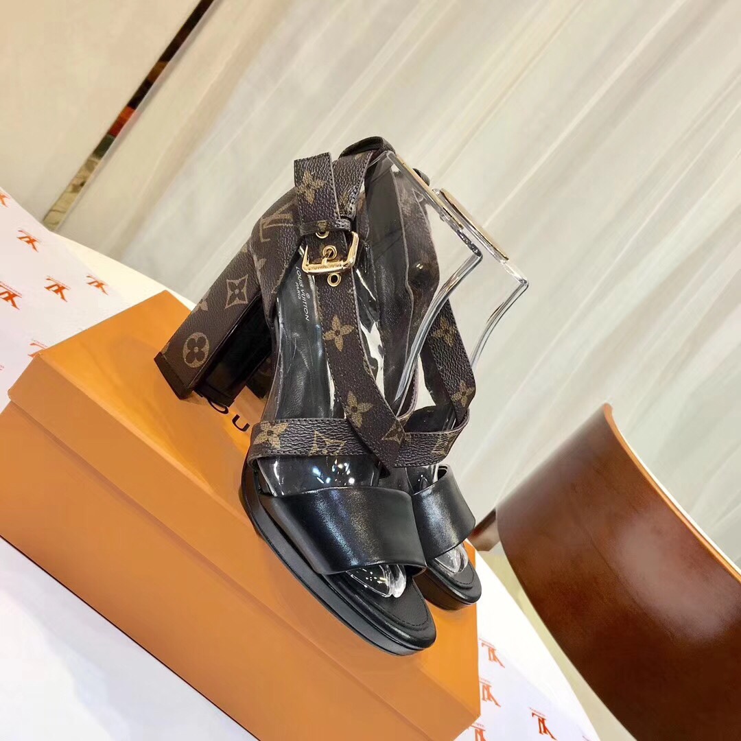 z925640580208_2a64a43f463ed7dd3e87227a67bdd333