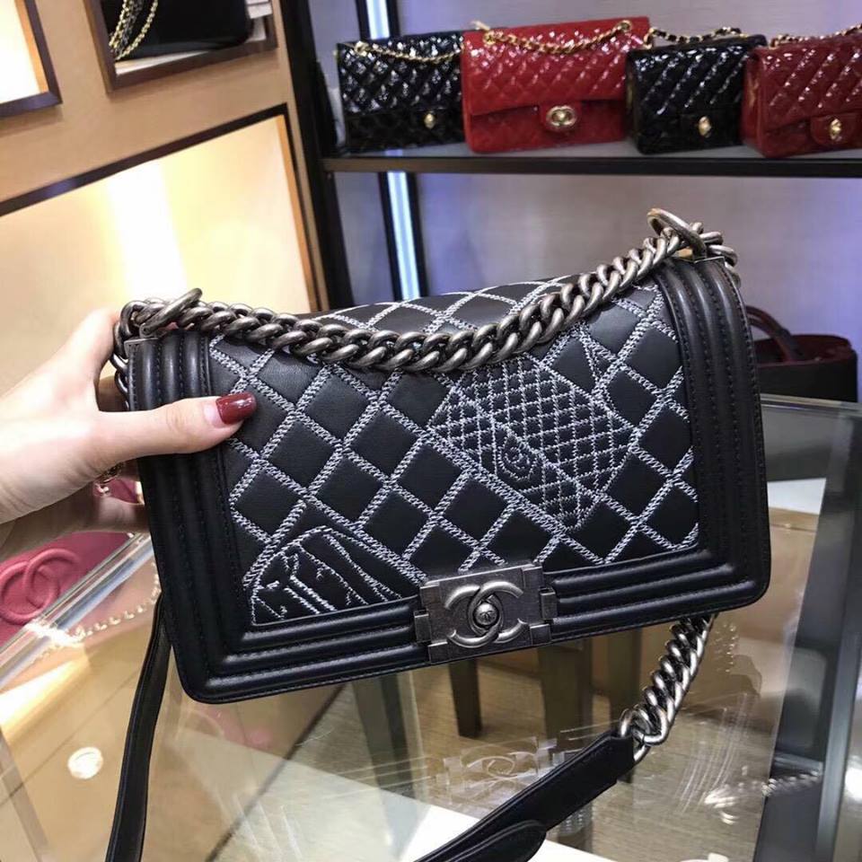 Túi xách Chanel Boy siêu cấp - TXCN204
