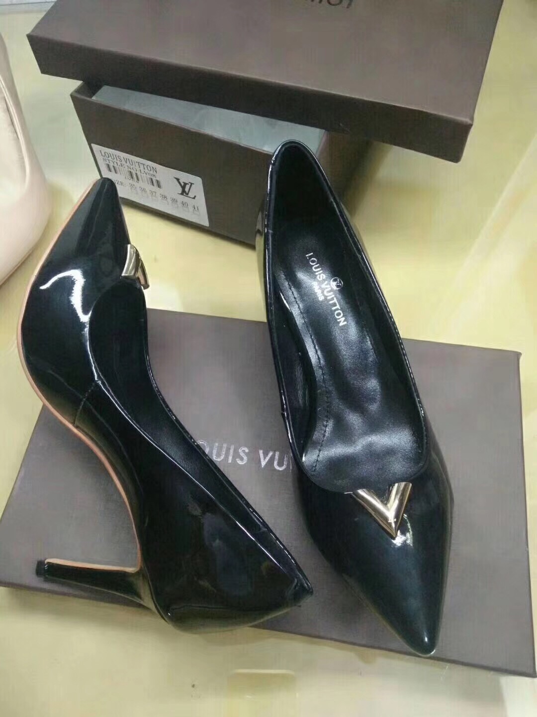 Giày nữ Louis Vuitton siêu cấp - GNLV060