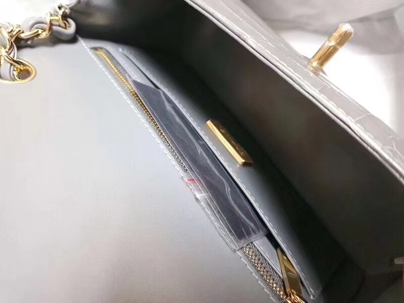 z945141100670_bd0598f07f8b3a56844610b75338a4b0