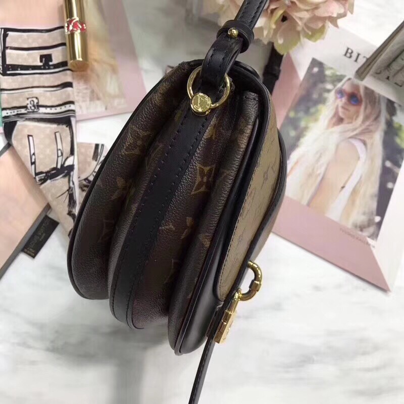 z939765524255_3f34bf2b6acc7d33b35e31afe48c8eb2