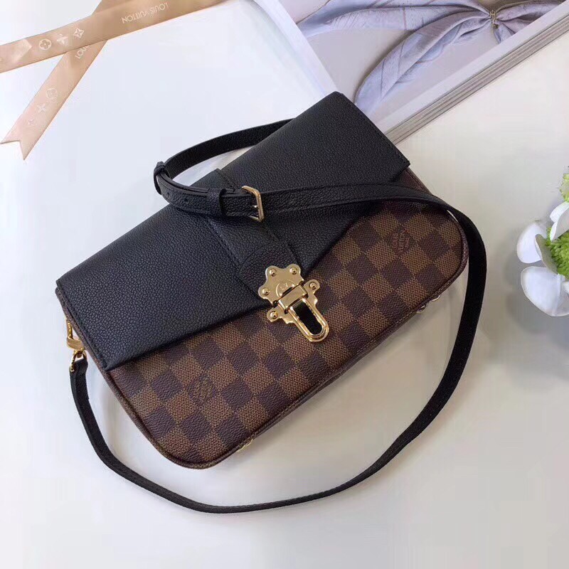 z939494463509_b0a010045a3cbb9989ab0405c75cc4fc