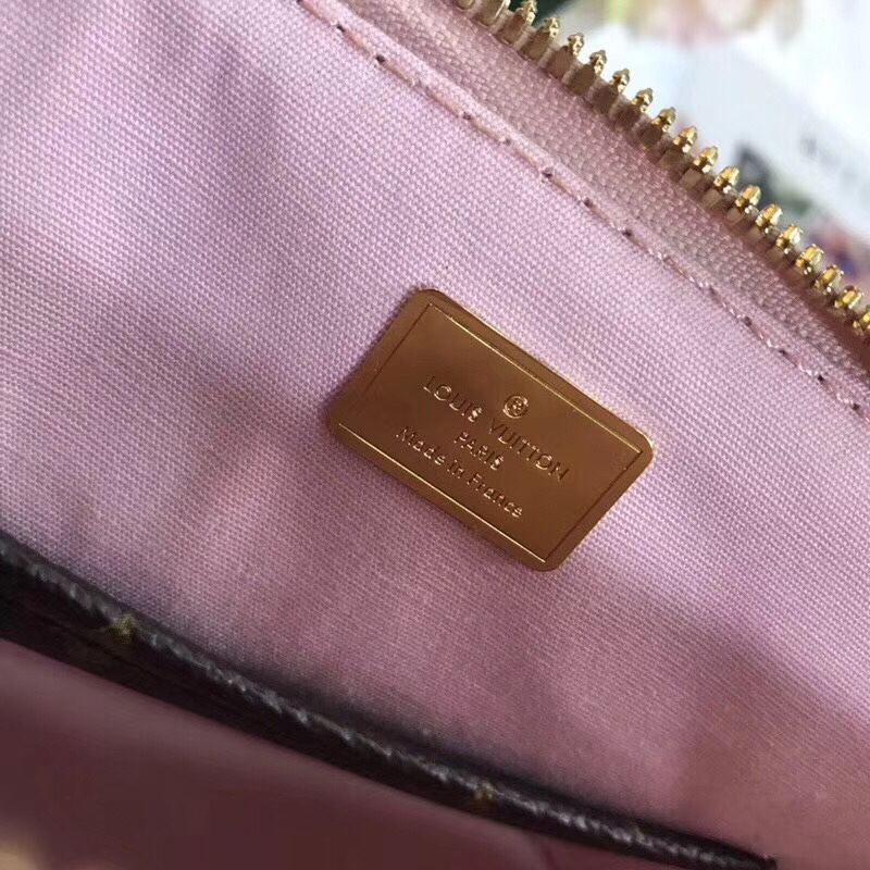 z939494648963_74fe19bd555b35576f5decd627f7f75e