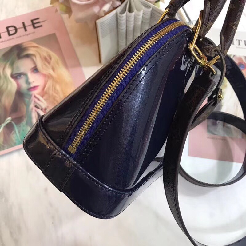 z939494703939_52f015e582f1b390184b6a69077aace1