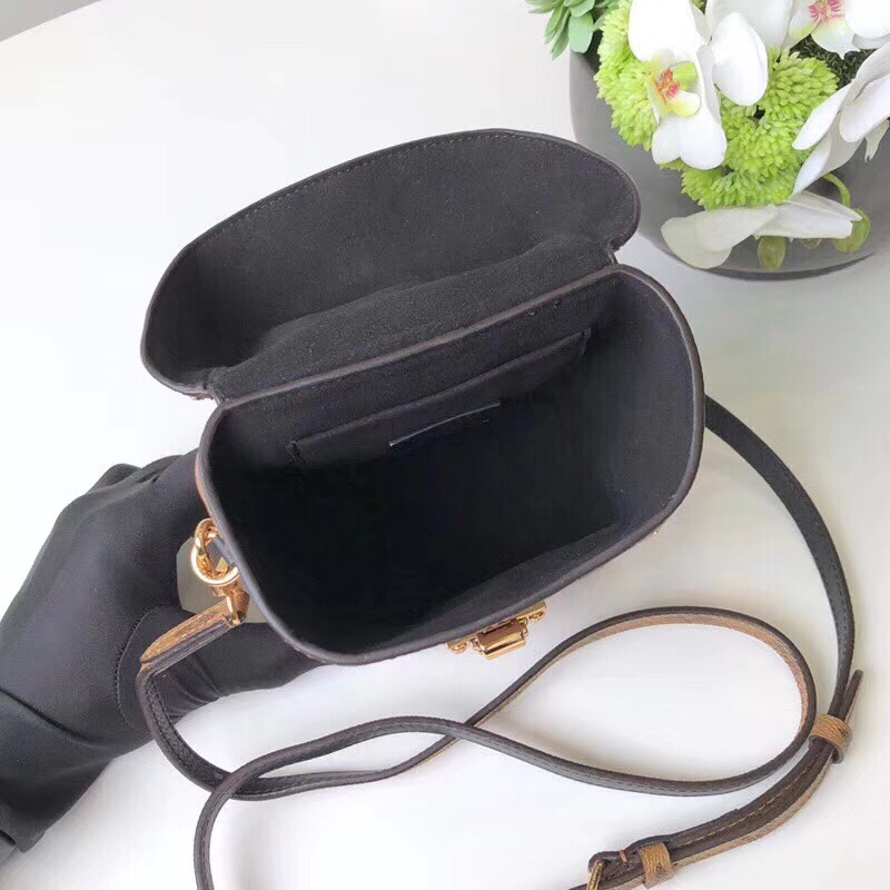 z939494712336_654c06797d1093d352f323e8f2be8e6c